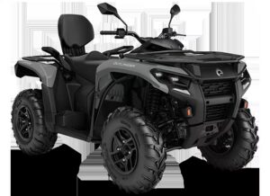 Can-Am Outlander MAX DPS 500/700 T ABS avbildet i studio, fremhever dens robuste chassis, doble seter og optimal styring for både arbeid og fritid.