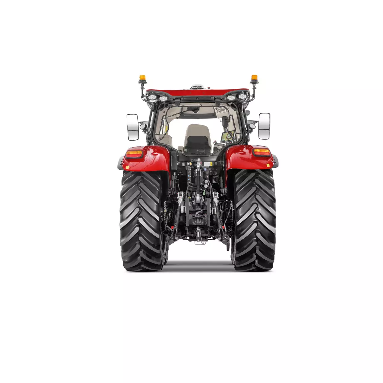 Bakside av Case IH Maxxum traktor, viser kraftuttak og trekkstang.