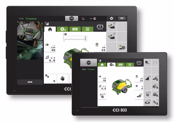 To digitale kontrollskjermer som viser brukergrensesnitt for styring av KRONE landbruksutstyr.
