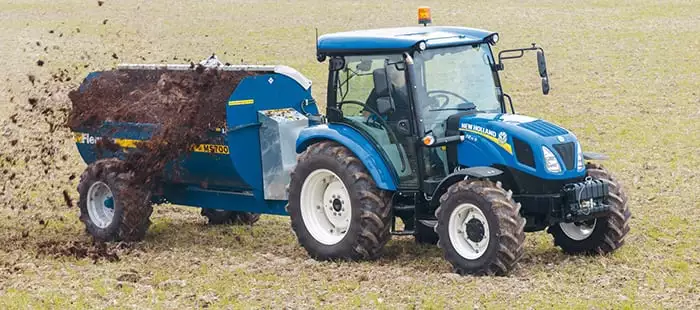 New Holland T4S med vogn