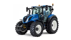 studiobilde av New Holland T5-serien sett forfra fra siden.